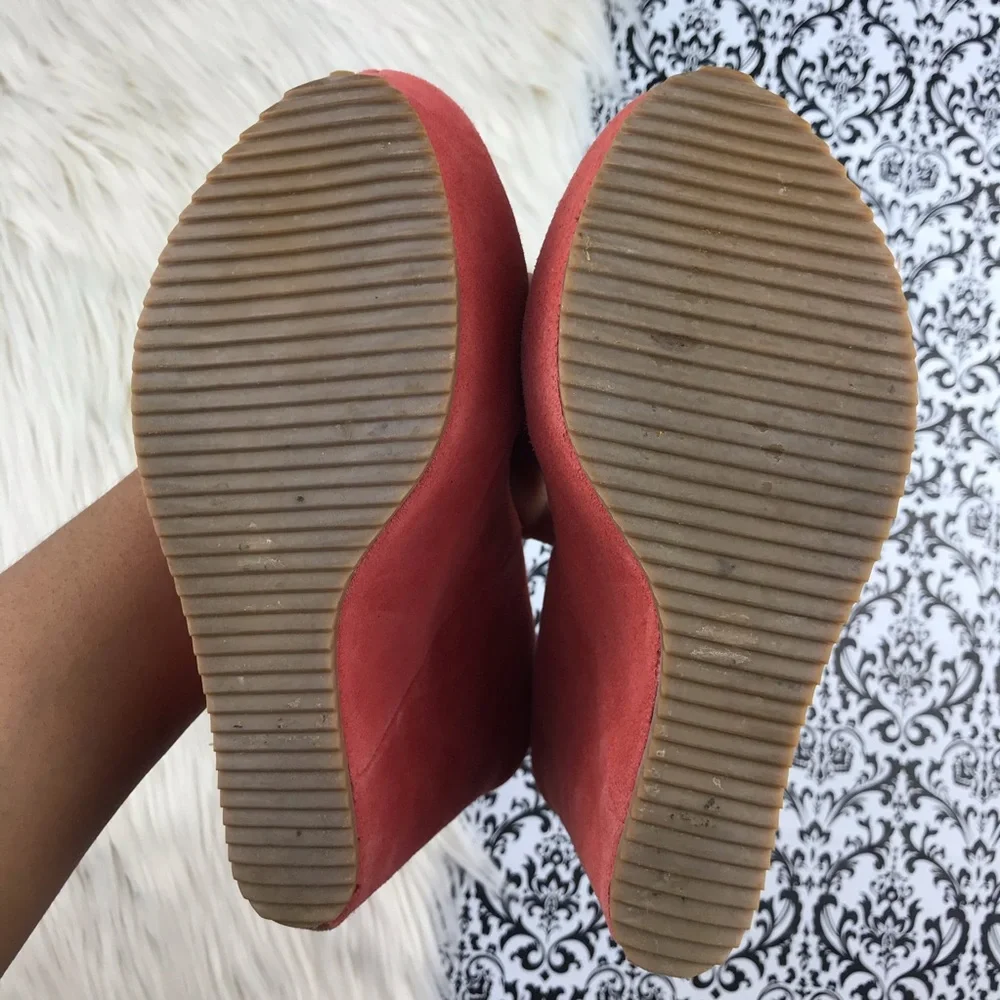 ALDO : size 6.5 : ‘calgani’ dark peach orange round toe wedge pump heels